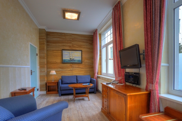 KurparkHotel (Rostock)